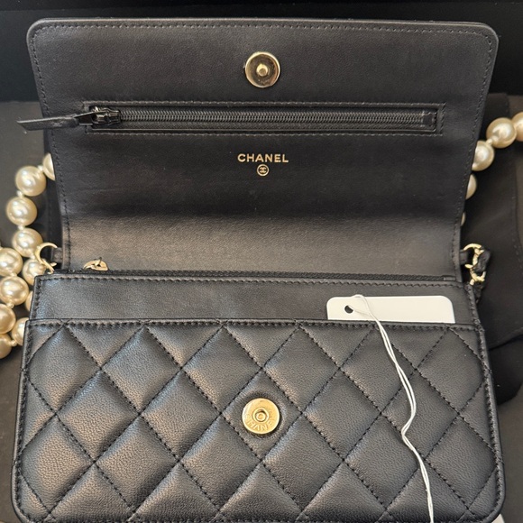 Chanel Black Quilted Caviar Wallet on Chain - Picture 2 of 10